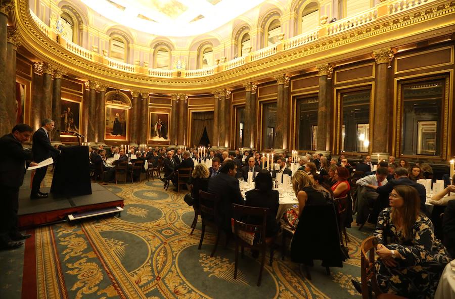 La cena organizada por Prensa Malagueña en la WTM SUR reúne a los máximos responsables del turismo nacional, regional y local en un mismo foro