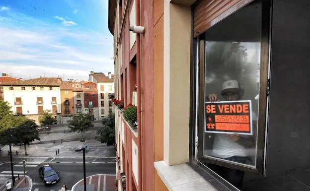 Ascienden a 300.000 los afectados en Andalucía por el impuesto de las hipotecas