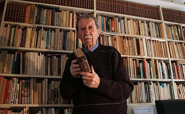 Manuel Alcántara protagonizará una amplia agenda de actividades organizadas por el Centro Andaluz de las Letras. 