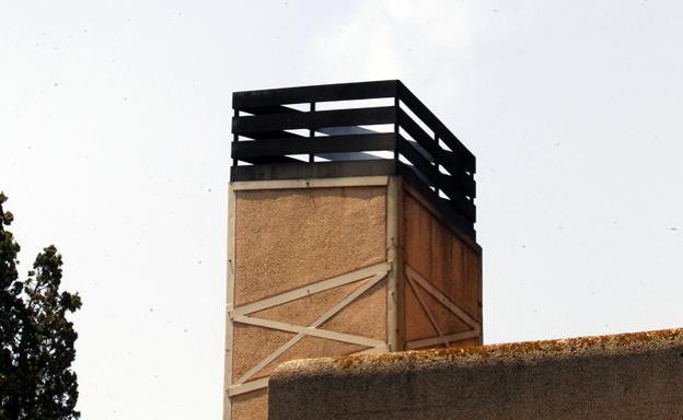 Imagen de archivo de una chimenea del crematorio municipal de Valencia.