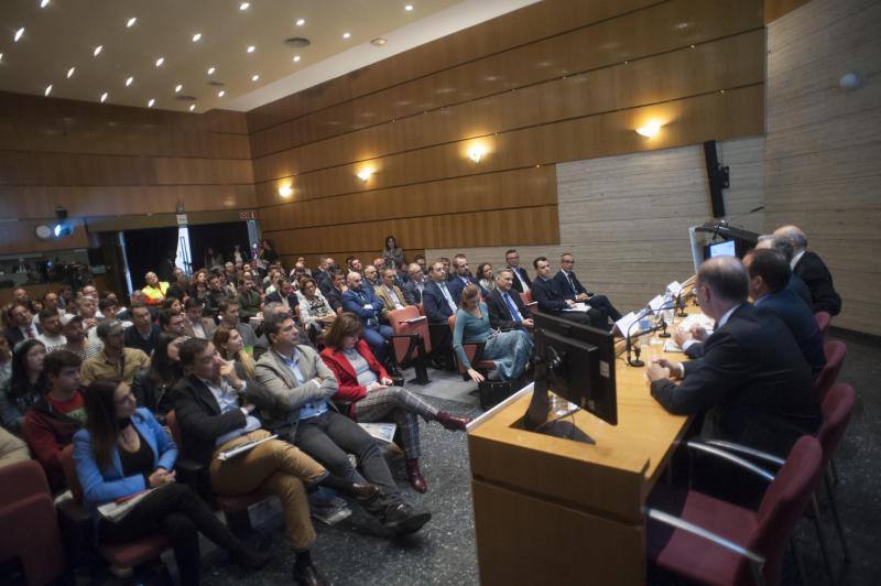 El Instituto de Estudios Portuarios acoge Logística y Comercio Internacional