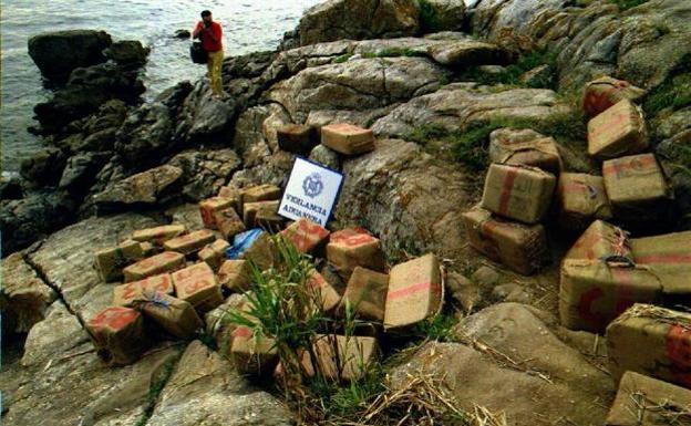 Fardos de hachís. En 1997, los funcionarios de Vigilancia Aduanera se incautaron de un cargamento de hachís. Laureano Oubiña fue apresado cerca del estadio de Balaídos (Vigo).