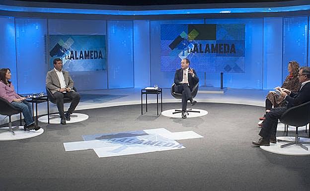 Manuel Castillo, Javier Recio, María Dolores Tortosa, Lourdes Lucio e Ignacio Martínez, en el plató. 