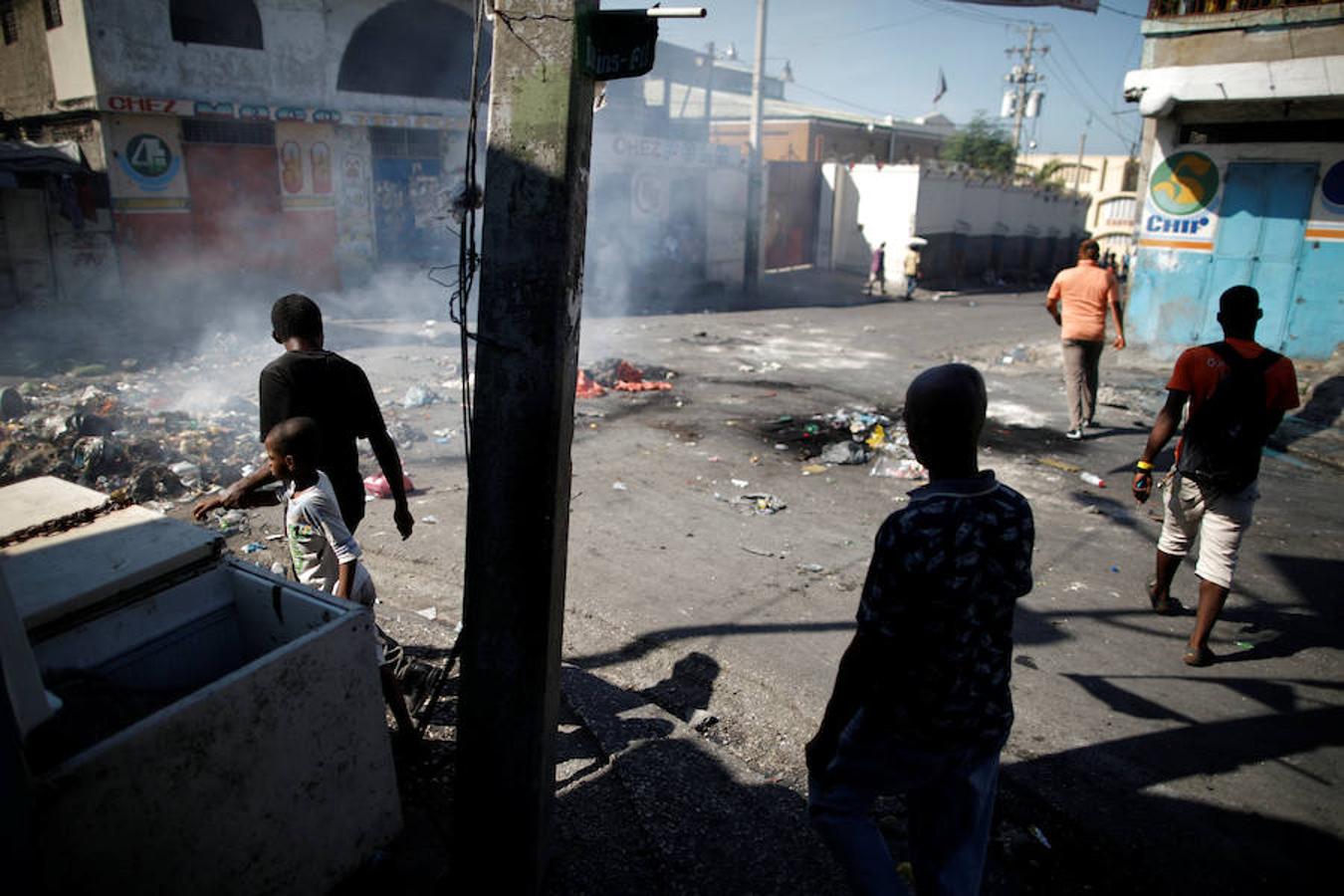 Al menos seis personas han fallecido en una revuelta contra la corrupción que va ya por su segundo día