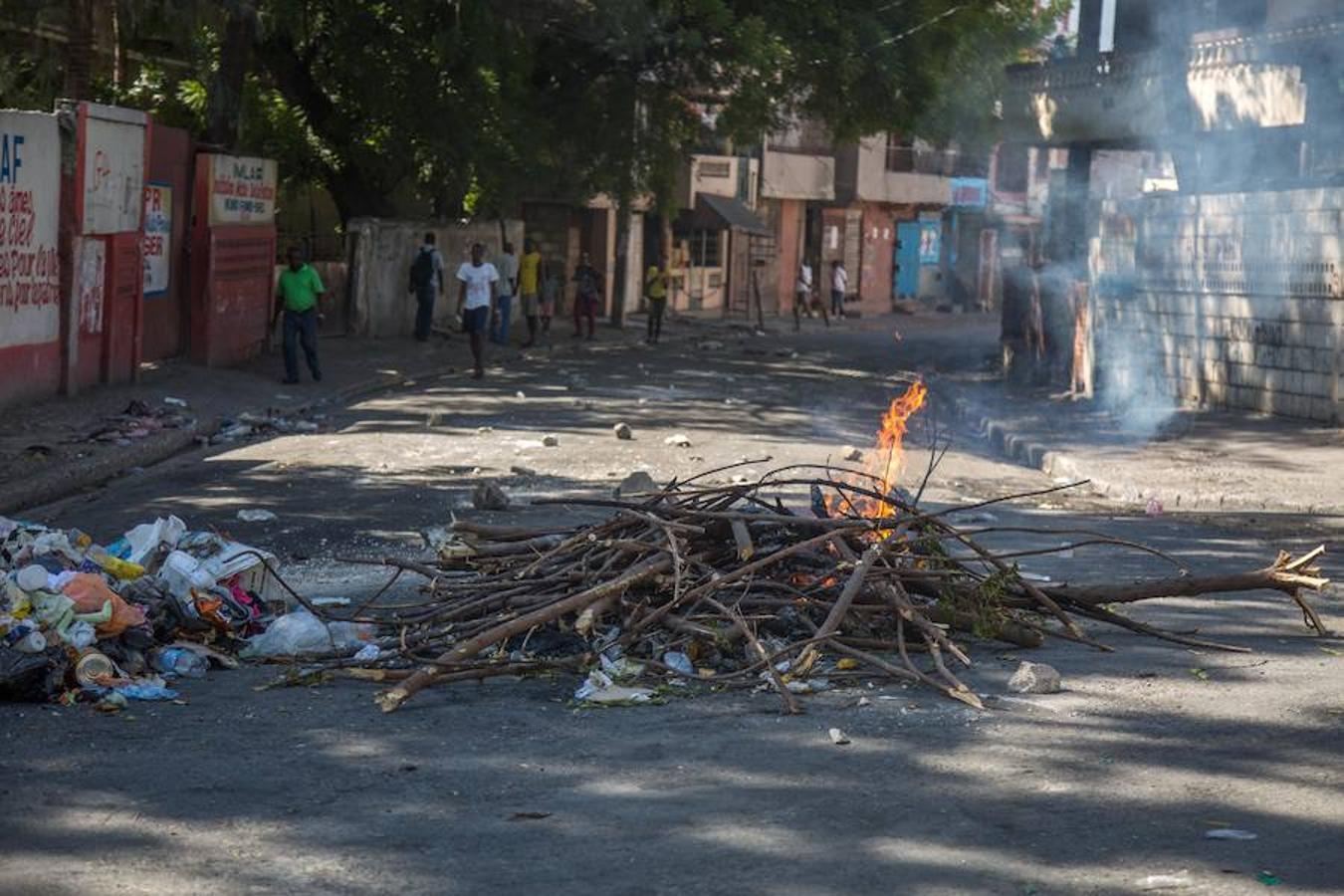 Al menos seis personas han fallecido en una revuelta contra la corrupción que va ya por su segundo día
