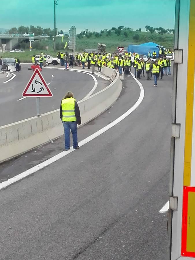 La huelga de los carburantes en Francia frena la exportación de frutas tropicales, que sufre retrasos de hasta 24 horas en el reparto a Europa