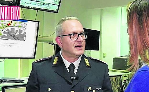 El agente Lombardo empezó a trabajar en el proyecto hace 20 años. 