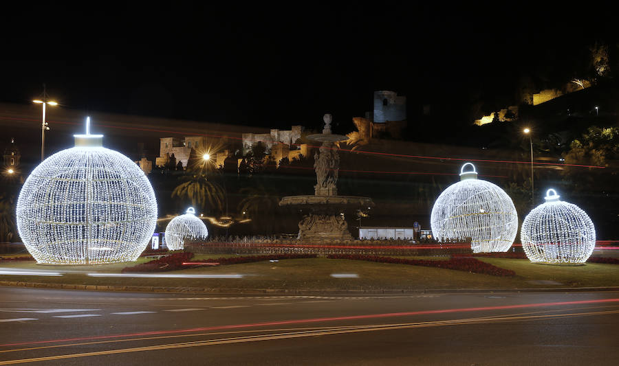 Las zonas emblemáticas de la ciudad se han iluminado este año con 2.062.104 puntos de luz leds de energía eficiente, una cifra algo superior a la del año pasado 