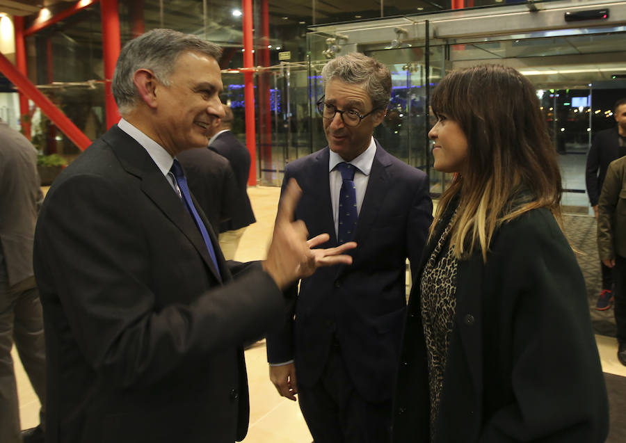 La Redacción de SUR reconoce la labor de Vanesa Martín, César Ramírez, Alberto Díaz y las empresas Maskom y Muelle Uno, en una gala patrocinada por Unicaja