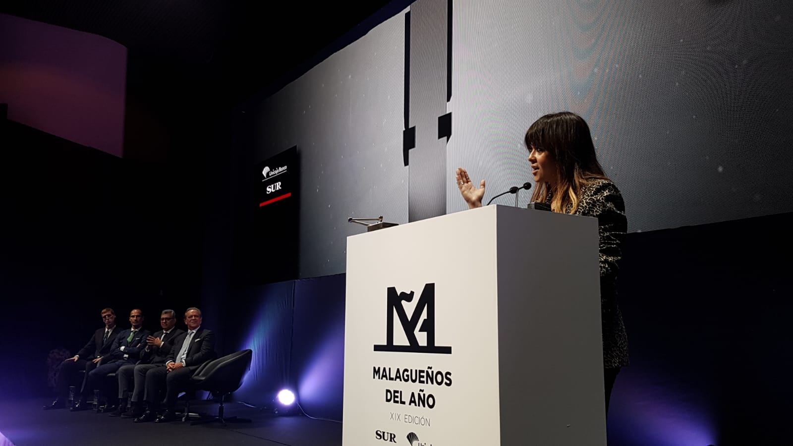 La Redacción de SUR reconoce la labor de Vanesa Martín, César Ramírez, Alberto Díaz y las empresas Maskom y Muelle Uno, en una gala patrocinada por Unicaja