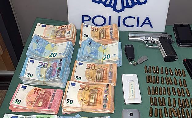 Foto del dinero y material incautados. Vídeo de la operación llevada a cabo.