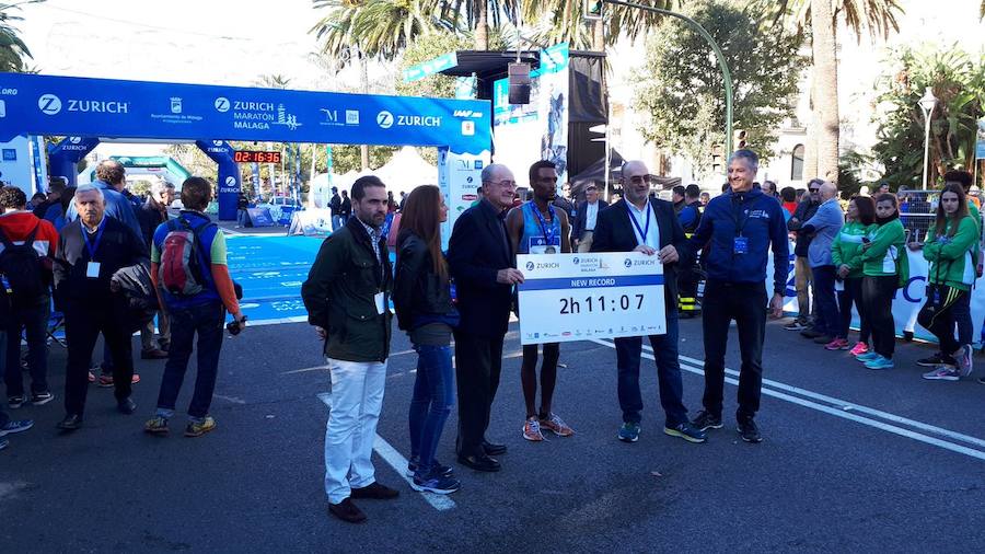 Unos 5.000 corredores participan en la novena edición de esta competición que este año tiene como novedad una prueba de 21 kilómetros