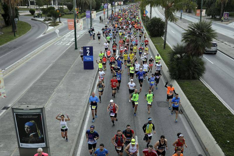Unos 5.000 corredores participan en la novena edición de esta competición que este año tiene como novedad una prueba de 21 kilómetros