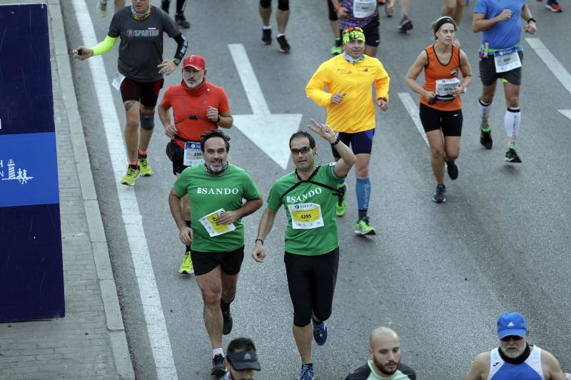 Unos 5.000 corredores participan en la novena edición de esta competición que este año tiene como novedad una prueba de 21 kilómetros