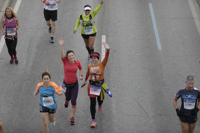 Unos 5.000 corredores participan en la novena edición de esta competición que este año tiene como novedad una prueba de 21 kilómetros