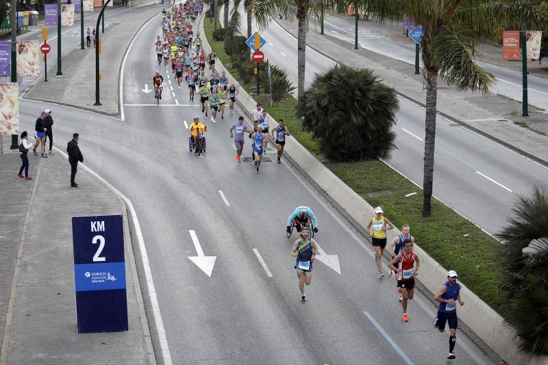 Unos 5.000 corredores participan en la novena edición de esta competición que este año tiene como novedad una prueba de 21 kilómetros