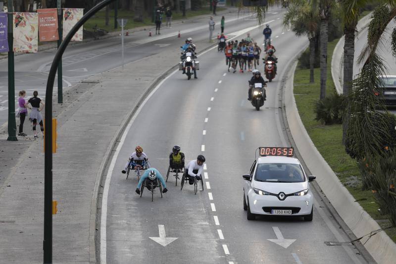 Unos 5.000 corredores participan en la novena edición de esta competición que este año tiene como novedad una prueba de 21 kilómetros