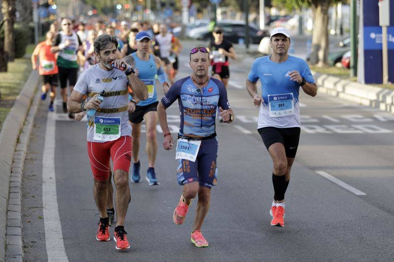 Unos 5.000 corredores participan en la novena edición de esta competición que este año tiene como novedad una prueba de 21 kilómetros
