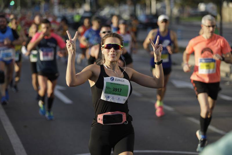 Unos 5.000 corredores participan en la novena edición de esta competición que este año tiene como novedad una prueba de 21 kilómetros