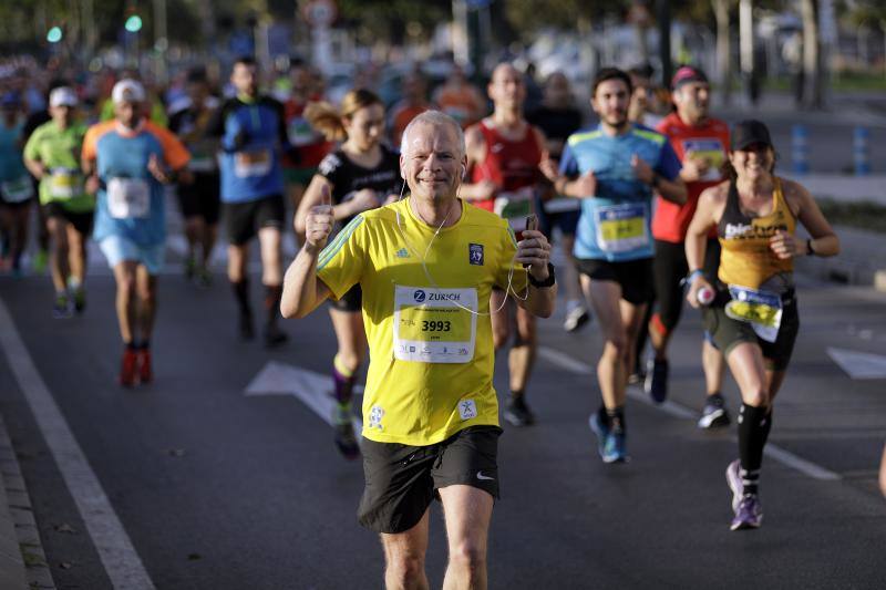 Unos 5.000 corredores participan en la novena edición de esta competición que este año tiene como novedad una prueba de 21 kilómetros