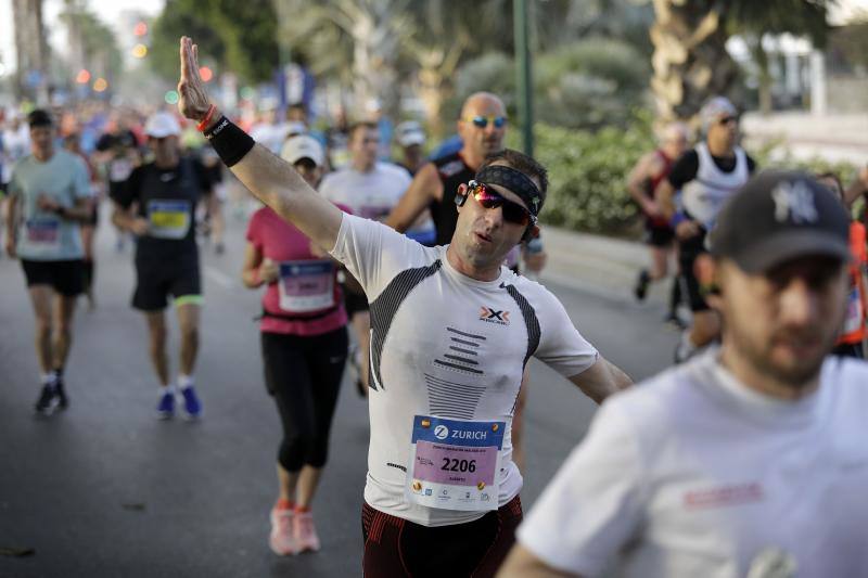 Unos 5.000 corredores participan en la novena edición de esta competición que este año tiene como novedad una prueba de 21 kilómetros