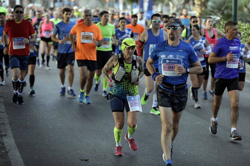 Unos 5.000 corredores participan en la novena edición de esta competición que este año tiene como novedad una prueba de 21 kilómetros