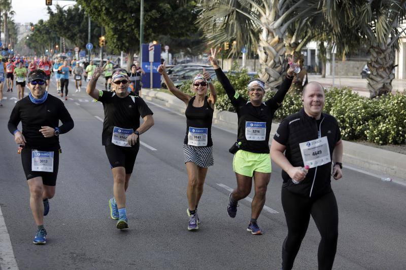 Unos 5.000 corredores participan en la novena edición de esta competición que este año tiene como novedad una prueba de 21 kilómetros