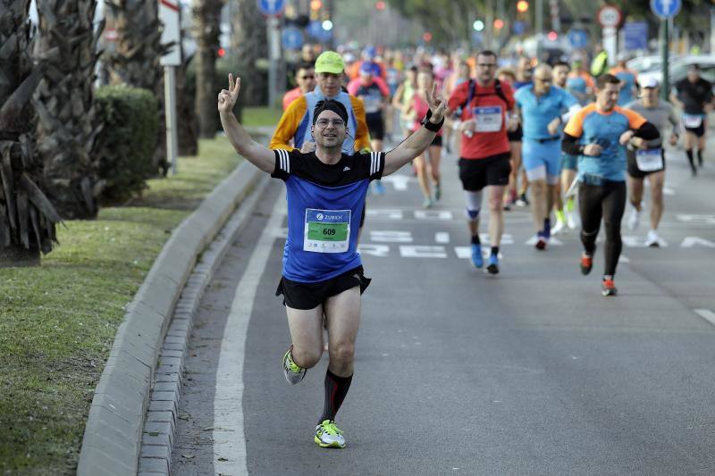 Unos 5.000 corredores participan en la novena edición de esta competición que este año tiene como novedad una prueba de 21 kilómetros