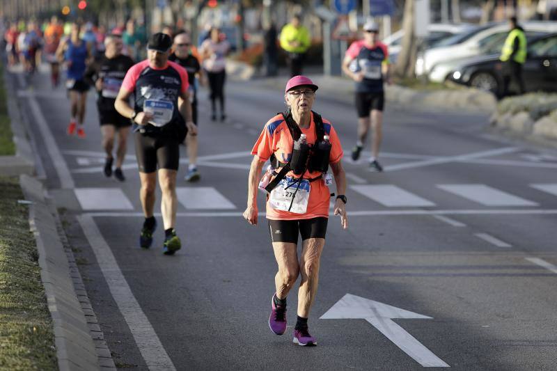 Unos 5.000 corredores participan en la novena edición de esta competición que este año tiene como novedad una prueba de 21 kilómetros