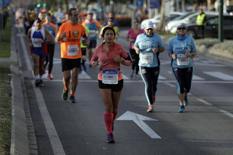 Unos 5.000 corredores participan en la novena edición de esta competición que este año tiene como novedad una prueba de 21 kilómetros