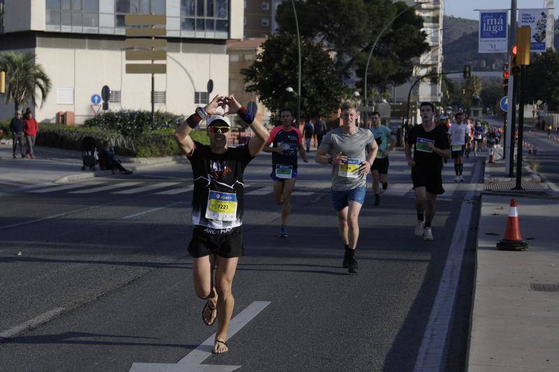 Unos 5.000 corredores participan en la novena edición de esta competición que este año tiene como novedad una prueba de 21 kilómetros