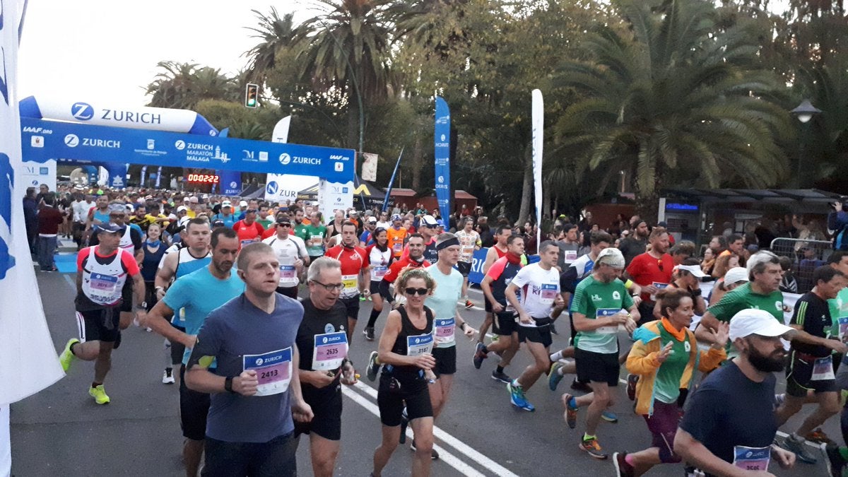 Unos 5.000 corredores participan en la novena edición de esta competición que este año tiene como novedad una prueba de 21 kilómetros