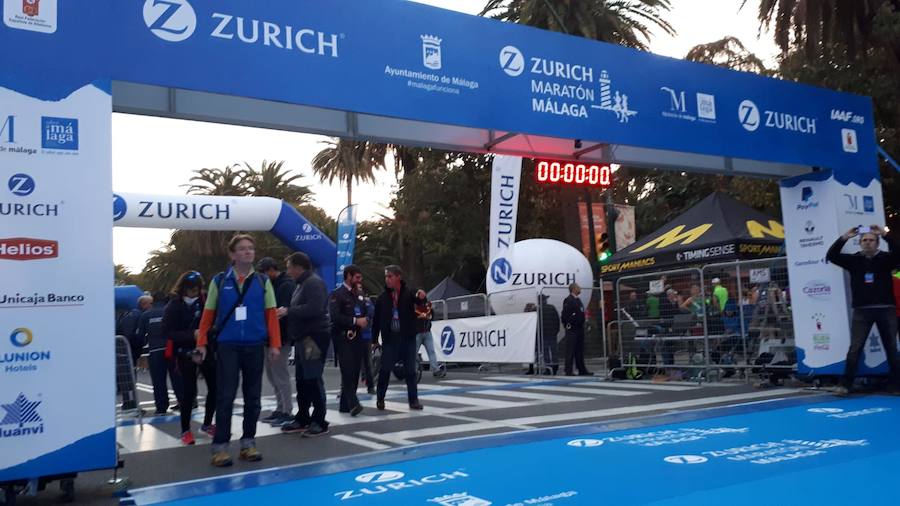 Unos 5.000 corredores participan en la novena edición de esta competición que este año tiene como novedad una prueba de 21 kilómetros