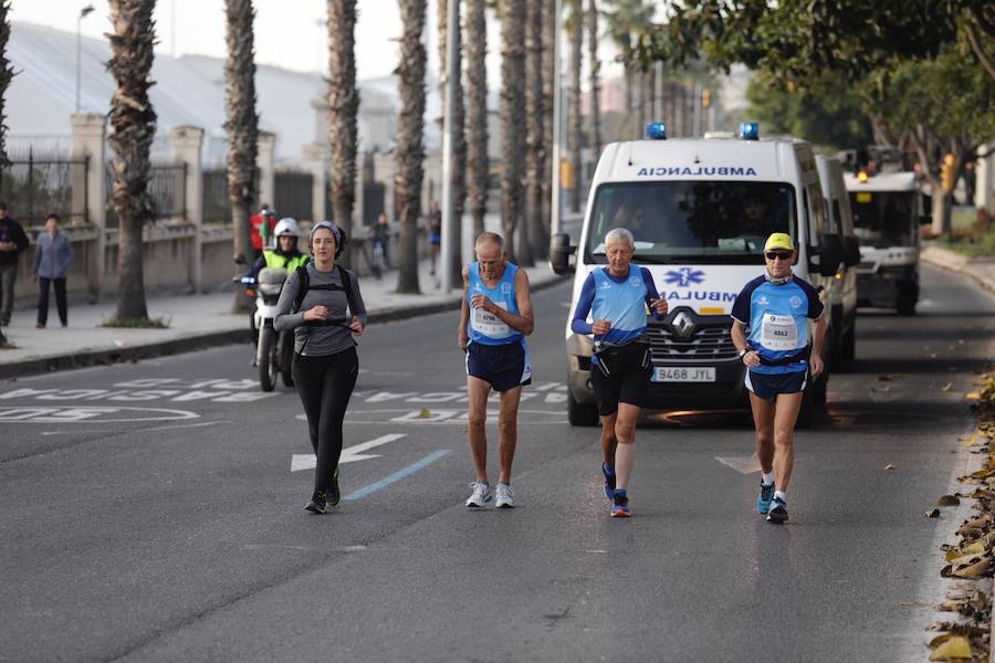 Unos 5.000 corredores participan en la novena edición de esta competición que este año tiene como novedad una prueba de 21 kilómetros