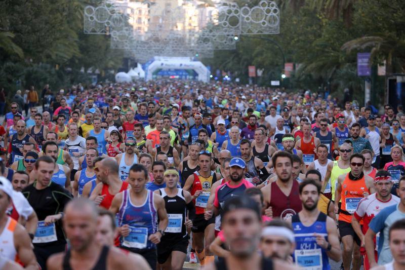Unos 5.000 corredores participan en la novena edición de esta competición que este año tiene como novedad una prueba de 21 kilómetros