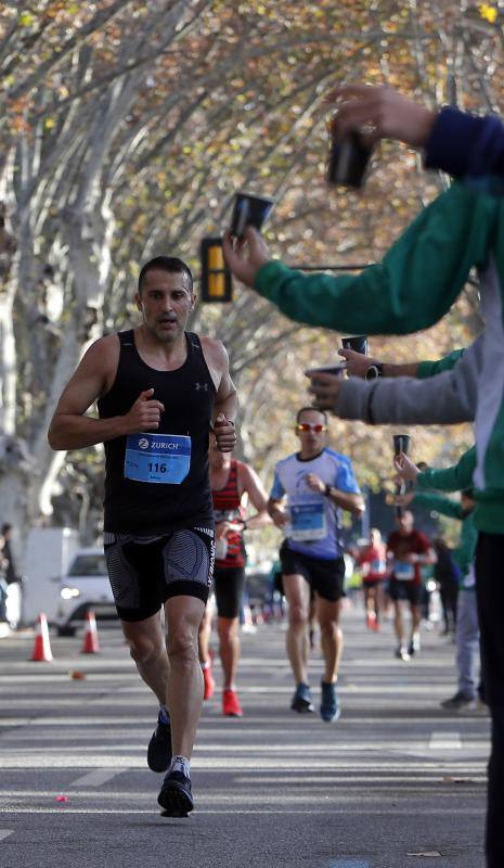 Unos 5.000 corredores participan en la novena edición de esta competición que este año tiene como novedad una prueba de 21 kilómetros