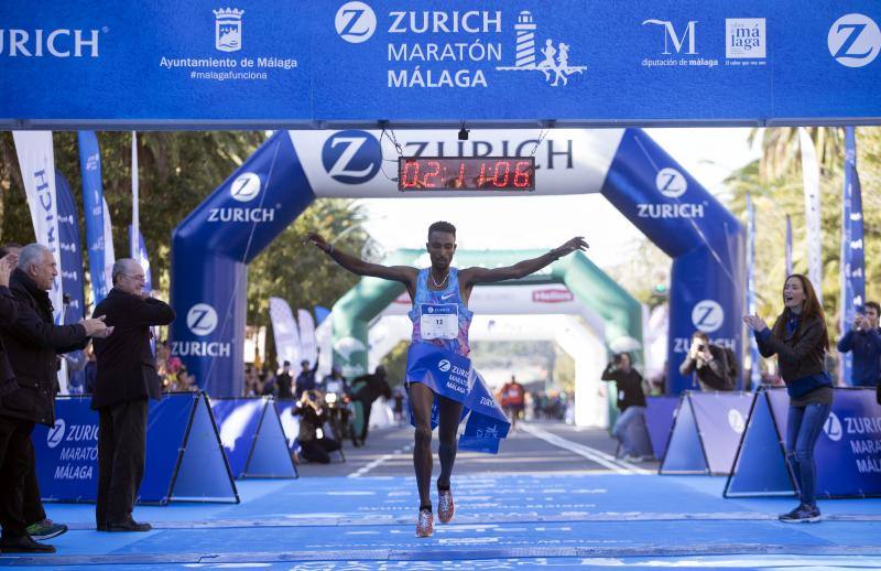 Unos 5.000 corredores participan en la novena edición de esta competición que este año tiene como novedad una prueba de 21 kilómetros