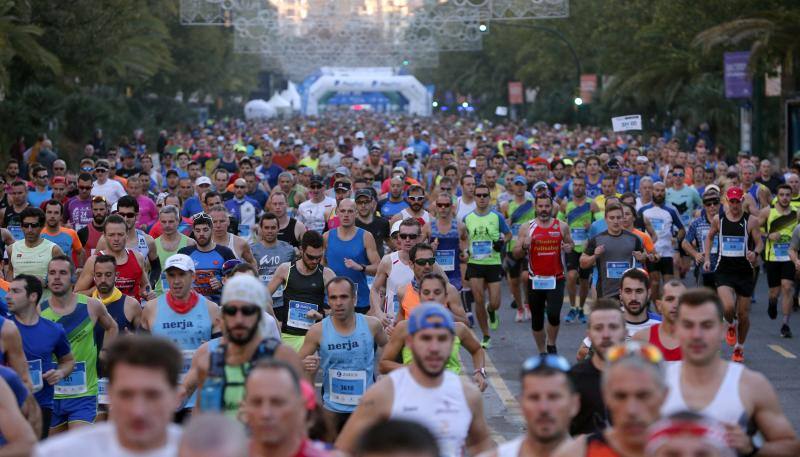 Unos 5.000 corredores participan en la novena edición de esta competición que este año tiene como novedad una prueba de 21 kilómetros