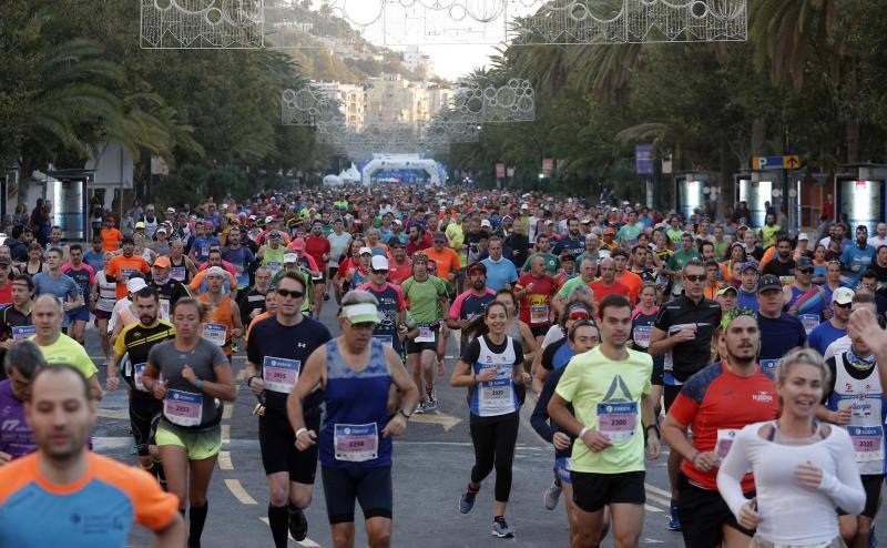 Unos 5.000 corredores participan en la novena edición de esta competición que este año tiene como novedad una prueba de 21 kilómetros