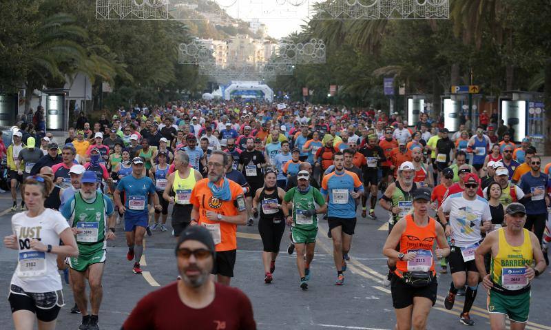 Unos 5.000 corredores participan en la novena edición de esta competición que este año tiene como novedad una prueba de 21 kilómetros