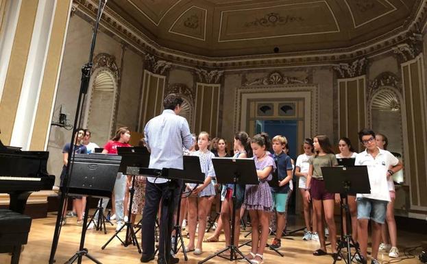 Grabación de Pueri Cantores en la María Cristina. 