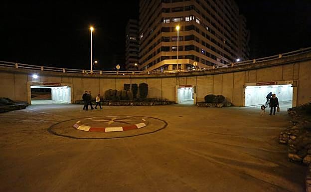 El asalto tuvo lugar en uno de los pasos subterráneos del puente del Piles.