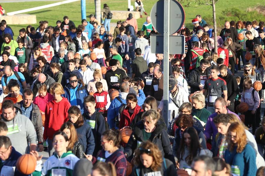 Las cuentas oficiales se quedaban en 6.558 personas botando el balón a la vez durante cinco minutos junto al Palacio de los Deportes José María Martín Carpena.