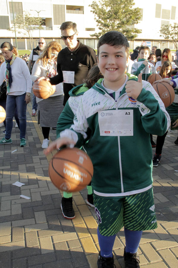 Las cuentas oficiales se quedaban en 6.558 personas botando el balón a la vez durante cinco minutos junto al Palacio de los Deportes José María Martín Carpena.