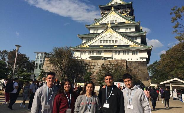 Los alumnos en una visita turística