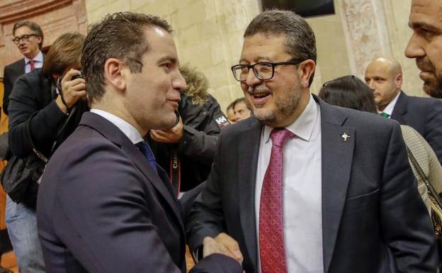 Teodoro García Egea y el portavoz de Vox en el Parlamento, Francisco Serrano, el pasado día 27. 