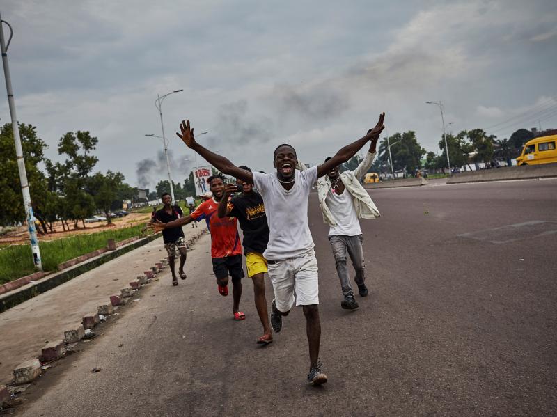 Horas antes del anuncio de la victoria del opositor Félix Tshisekedi, grupos de activistas animaron a tomar las calles ante el temor de una falta de «verdad» en las urnas