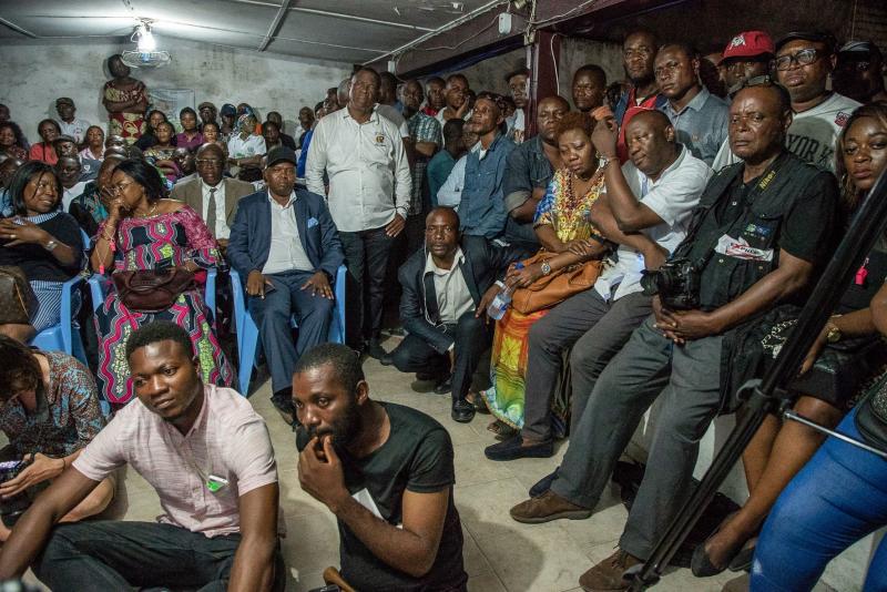 Horas antes del anuncio de la victoria del opositor Félix Tshisekedi, grupos de activistas animaron a tomar las calles ante el temor de una falta de «verdad» en las urnas