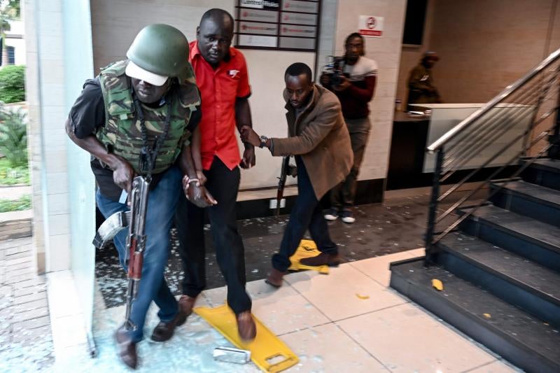 El ataque contra un hotel de lujo en Nairobi, producido este martes, ha dejado al menos 5 muertos y 30 heridos