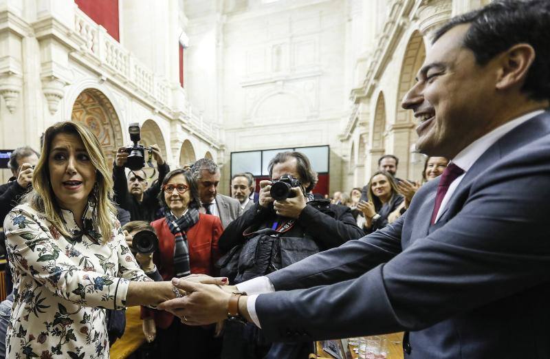 El dirigente popular obtiene mayoría absoluta en la votación en el Parlamento 